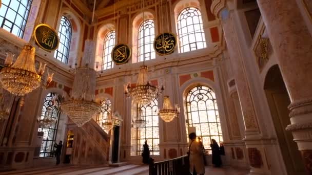 Interiérový Pohled Mešitu Ortakoy Okraji Bosporu Turecku Interiérový Pohled Místa — Stock video