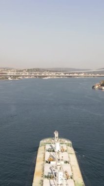 İstanbul / Türkiye Boğazı 'nda Gemisi olan Deniz Taşıyıcısı Hava Aracı
