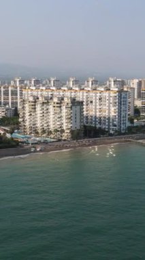 Hava Sahil Konutları, sahil tatil beldeleri, kıyıya yakın turistik şehir yerleşimleri, hindi içinde lüks yaz tatilleri yerleri.