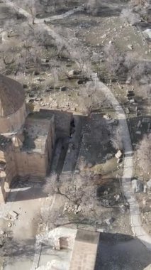 Akdamar Adası 'na inşa edilen eski kilisenin insansız hava aracı görüntüsü, Van Gölü üzerine inşa edilen eski kilise, Türkiye' deki Ermeni kiliseleri
