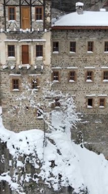 Tarihsel Hıristiyan yapısı Sumela Monestery, insansız hava aracı Yunan Ortodoks manastırı ve kilise kompleksi Sumela Manastırı, Trabzon Türkiye 'yi vurdu 