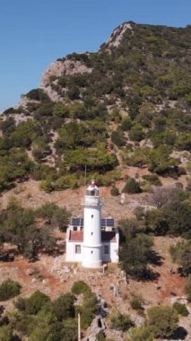 Antalya 'daki zirvede gözcülük yapan deniz feneri, İHA, Gelidonya ve Antalya ile önden çekilen deniz feneri.