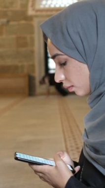 Mobil Kuran okumak, camide teknoloji kullanmak, uygulamalar için İslami ibadet