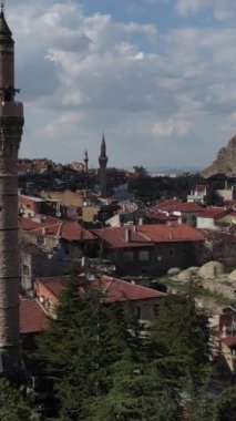 Havadan İHA, İslami Müslüman Osmanlı Camii 'ni Anadolu Tarihi Binası' nı hedef aldı. Afyon Şehri Türkiye