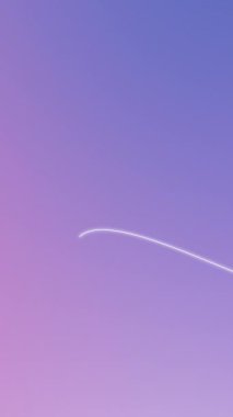 Yumuşak pastel renk değişimi döngüsü. Holografik mavi pembe bulanık arkaplan. 