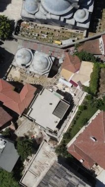 İstanbul 'daki Mihrimah Sultan Camii, İstanbul' daki DJI insansız hava aracı, şehir manzarası, tarihsel konum Uskudar of Turkey Uskudar Mihrimah Sultan Cami ve Kulliyesi ile havadan çekim 