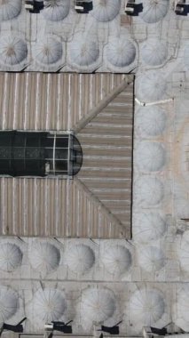 İstanbul 'daki Mihrimah Sultan Camii, İstanbul' daki DJI insansız hava aracı, şehir manzarası, tarihsel konum Uskudar of Turkey Uskudar Mihrimah Sultan Cami ve Kulliyesi ile havadan çekim 