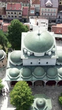 Gazi Husrev Bey Camii 'nin insansız hava aracı görüntüsü, Bosna-Hersek' teki cami ve Osmanlı mimarisinin yapısı
