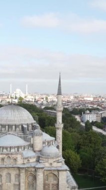 Seyzade Cami Camii İstanbul 'daki antik semboller, Dji insansız hava aracı kent manzaralı havadan çekimler, Türkiye' nin tarihi konumu Fatih 