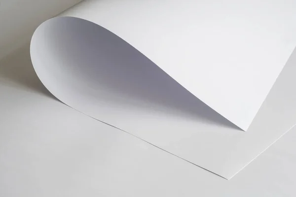 Большой Лист Белой Бумаги Светлом Фоне — стоковое фото
