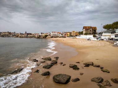 Atlantik Okyanusu kıyısında. Portekiz. Cascais..