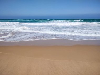 Atlantik Okyanusu kıyısında. Portekiz. Cascais..