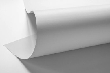 Siyah beyaz büyük bir sayfa..