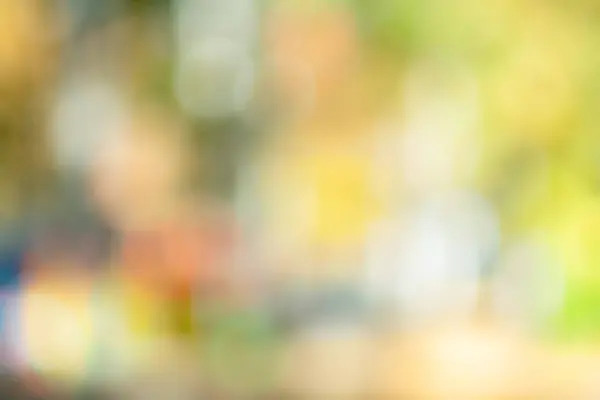 Tasarımınız için (doğa, park, gökyüzü, gökyüzü) bokeh etkisi arka planı ile odaklanmış kentsel soyut)