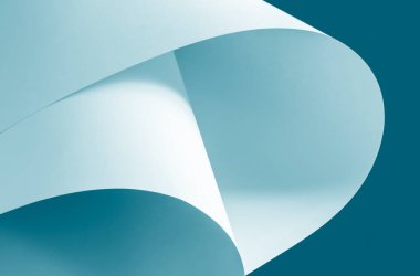 Mavi arkaplandaki büyük sayfalar.