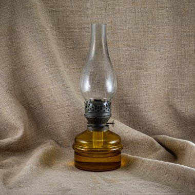 Sanat eserleri için tuval üzerinde eski bir gaz lambası.