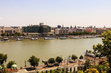 Budapeşte. Macaristan. Güneşli bir günde Tuna Nehri.