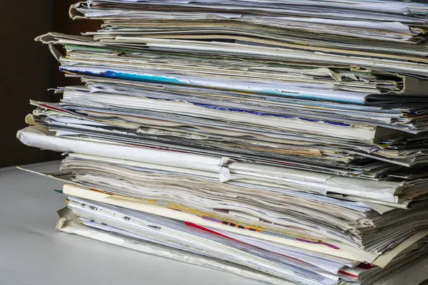 Eski kağıtlar atık kağıt gibidir..