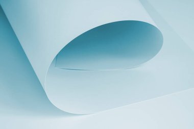 Soğuk mavi tonda kağıtlar. Yaratıcı tasarım çalışmaları için arkaplan.