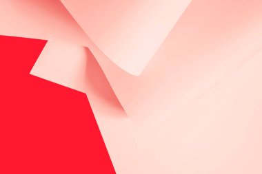 Kırmızı arkaplanda kağıtlar.