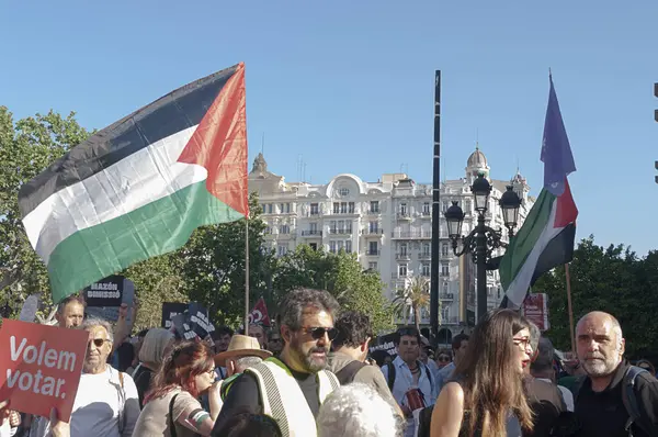 Valencia, İspanya - 29 Mayıs - 2025. Gösteri ve genel grev Başkan Valencia Mazon 'un istifasını talep ediyor..