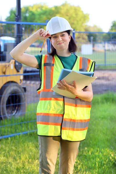 Outdoor Builder Woman Portrait Happy Construction Woman Worker Smiling Camera — Stock Photo, Image