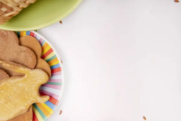 休日の自家製クッキー トップビューとイースターの背景 — ストック写真