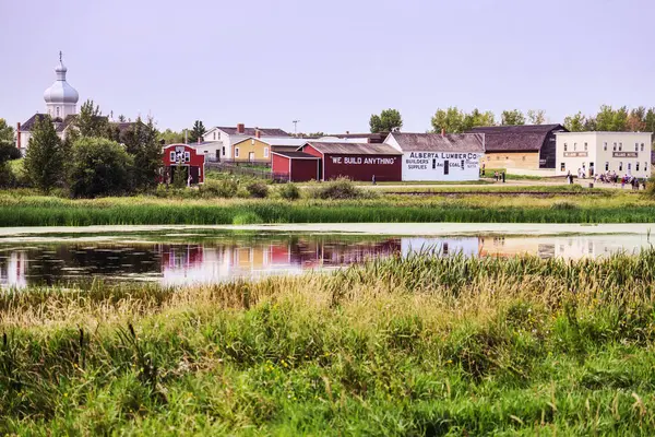 加拿大艾伯塔省 2023年8月22日 艾伯塔省乌克兰文化遗产村的老式加油站 — 图库照片#