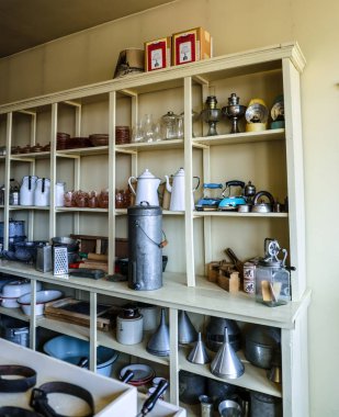 Alberta, Kanada - 22 Ağustos 2023. Alberta 'nın Ukrayna Kültür Mirası Köyü Dükkanı