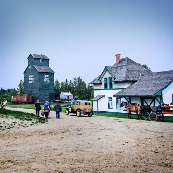 カナダ アルバータ 2023 アルバータのウクライナ文化遺産村 古いスタイルの建物 — ストック写真