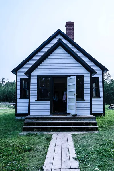 カナダ アルバータ 2023 アルバータのウクライナ文化遺産ビレッジハウス フロントサイド — ストック写真