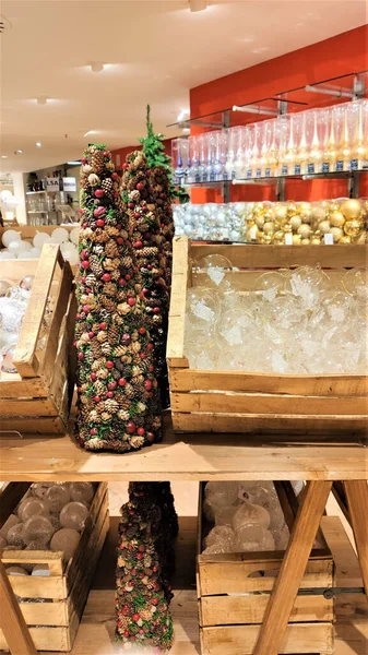 Tienda Navidad Compras Selección Decoraciones Navideñas Cestas Supermercado Con Productos — Foto de Stock