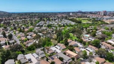 San Diego, California, ABD 'deki evler ve konutlar üzerindeki hava manzarası