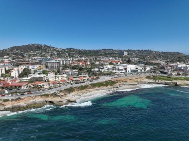 San Diego California 'daki La Jolla kasabasının ve plajının havadan görüntüsü. ABD 'de seyahat hedefi