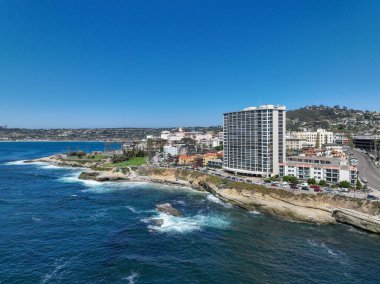 San Diego California 'daki La Jolla kasabasının ve plajının havadan görüntüsü. ABD 'de seyahat hedefi