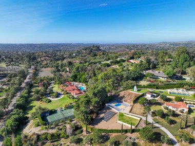San Diego, California, ABD 'deki Rancho Santa Fe süper zengin kasabasının hava manzarası