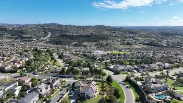 Vista Aérea Villa Grande Escala Rica Cidade Residencial Carlsbad Sul — Vídeo de Stock