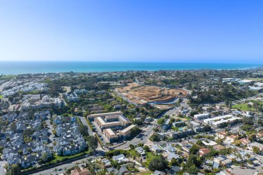 Solana Sahili 'nin havadan görünüşü, San Diego County, Güney Kaliforniya' daki sahil şehri. ABD