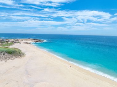 Cabo San Jose, Baja California Sur, Meksika 'da tatil beldeleri bulunan tropik plaj manzarası