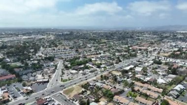 Vista, Carlsbad, San Diego, Kaliforniya 'daki evler ve toplulukların hava görüntüsü. ABD.
