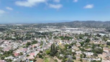 Vista, Carlsbad, San Diego, Kaliforniya 'daki evler ve toplulukların hava görüntüsü. ABD.