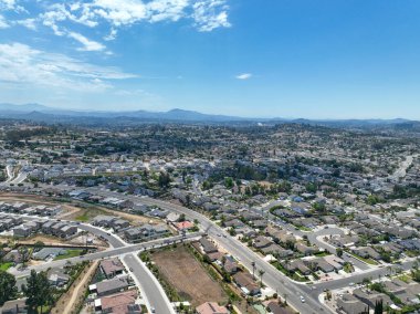 Orta sınıf toplum büyük evleri, Escondido, Güney Kaliforniya, ABD.