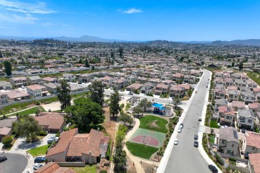 Orta sınıf toplum büyük evleri, Escondido, Güney Kaliforniya, ABD.
