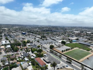 Vista, Carlsbad, San Diego, Kaliforniya 'daki evler ve toplulukların hava görüntüsü. ABD.