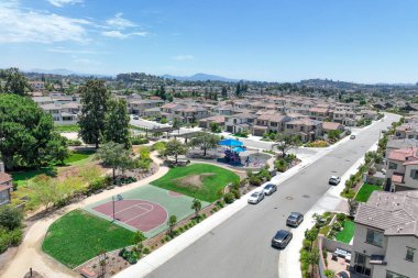 Orta sınıf toplum büyük evleri, Escondido, Güney Kaliforniya, ABD.