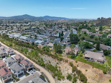 Orta sınıf toplum büyük evleri, Escondido, Güney Kaliforniya, ABD.
