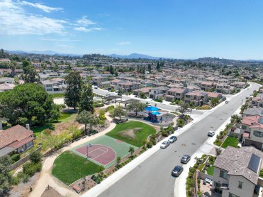 Orta sınıf toplum büyük evleri, Escondido, Güney Kaliforniya, ABD.