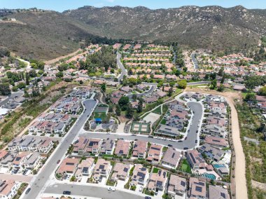 Orta sınıf toplum büyük evleri, Escondido, Güney Kaliforniya, ABD.