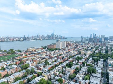 Arka planda Hoboken ve New Jersey Skyline 'ın hava görüntüsü