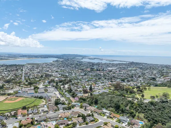 San Diego, Güney Kaliforniya 'daki yerleşim yerlerinin hava görüntüsü, ABD